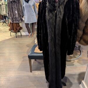 Elegant Black Sheared Mink With Fur Coat
